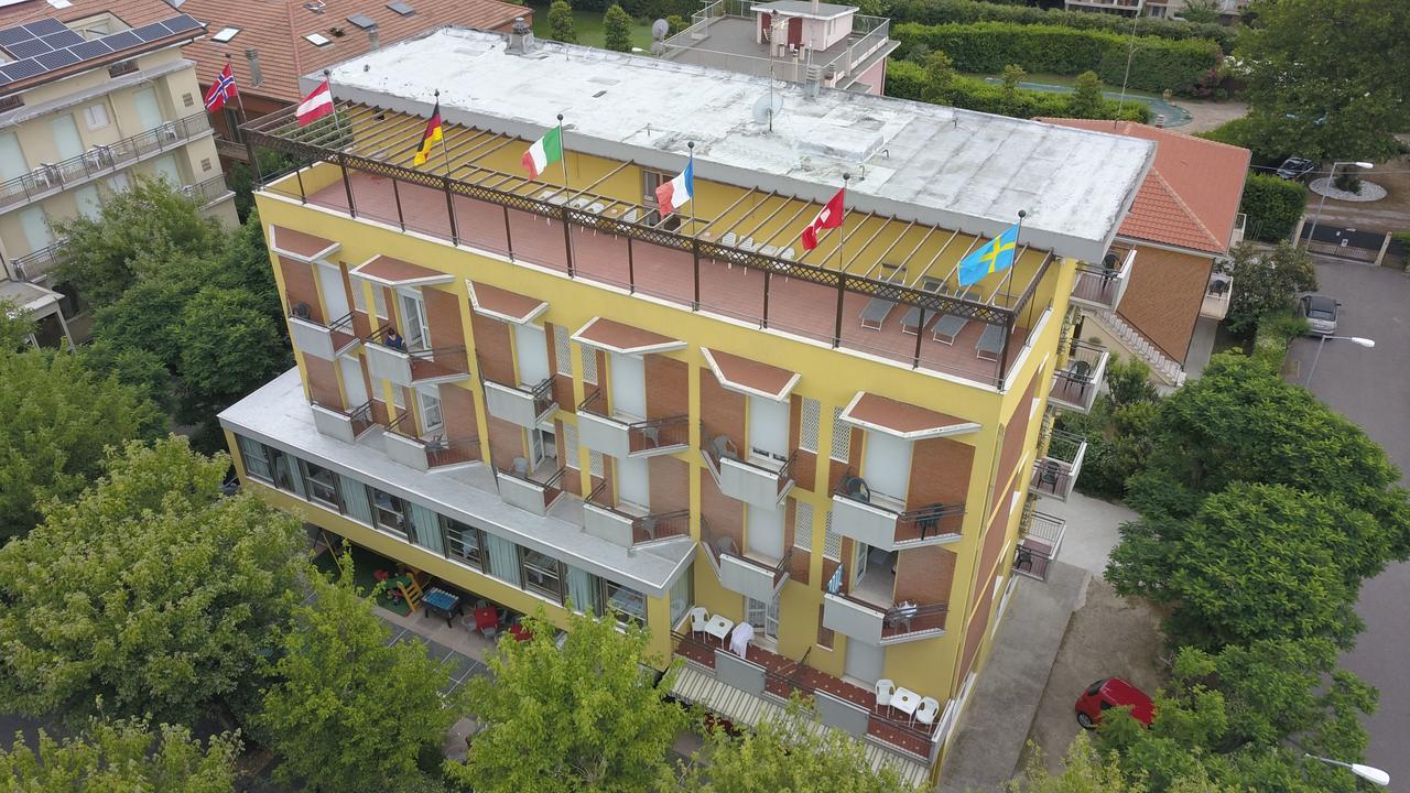 Hotel Betulla Rimini Exterior photo